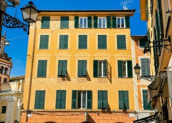 Facciata italiana tra persiane verdi - Quadrilocale Rapallo - foto 1