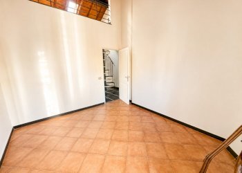 Loft luminoso con pavimento in terracotta - Quadrilocale Rapallo - foto 7
