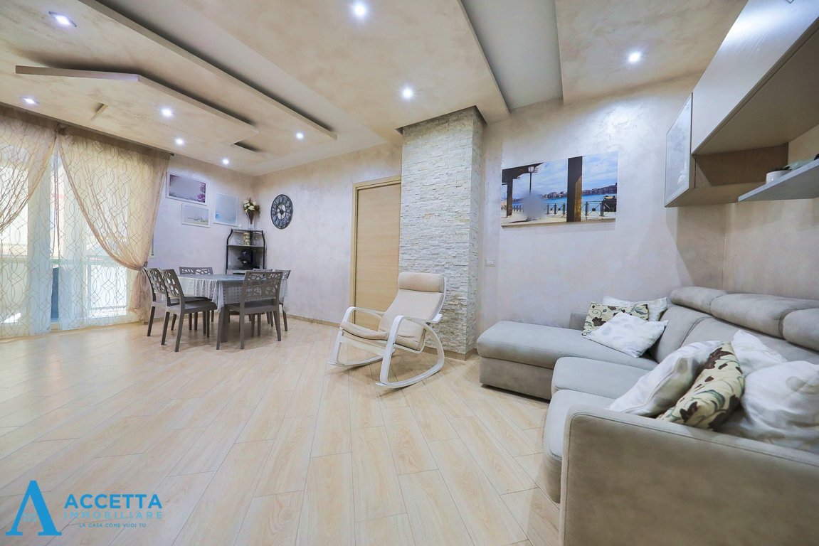 Soggiorno - Appartamento Via Rintone 39, Taranto - foto 1