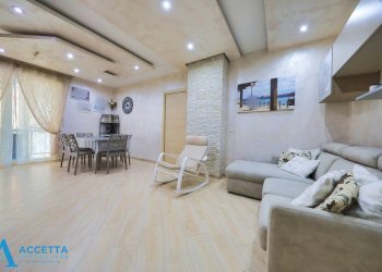 Soggiorno - Appartamento Via Rintone 39, Taranto - foto 1