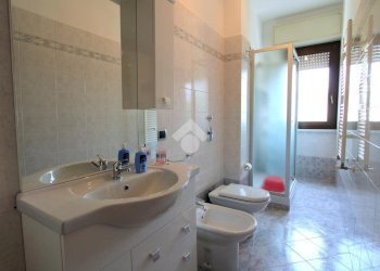 Three-room apartment Appartamento via Galileo Galilei, Bareggio - photo 24