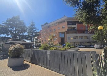 ingresso carrabile box e posto auto - Four-room apartment Via Santo Stefano, Montesilvano - photo 20