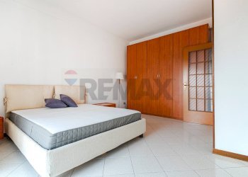 Camera / camera da letto - Bilocale Porta Ronca
 
55, Rho - foto 17