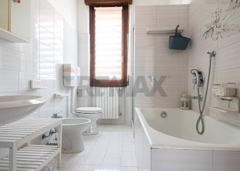 Bagno - Bilocale Porta Ronca
 
55, Rho - foto 20