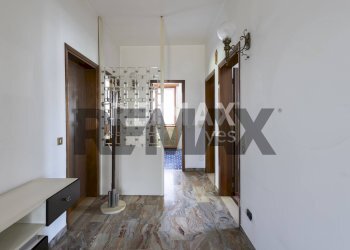Hall / corridoio - Casa semi indipendente via Como
 
24, Paderno Dugnano - foto 40