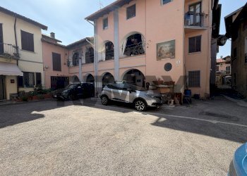 Edificio all\'aperto - Casa semi indipendente via isarco
 
8, Varese - foto 2