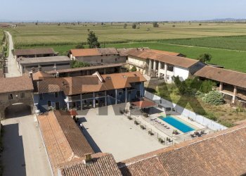 Piscina - Rustico tre colombare
109, Tronzano Vercellese - foto 1