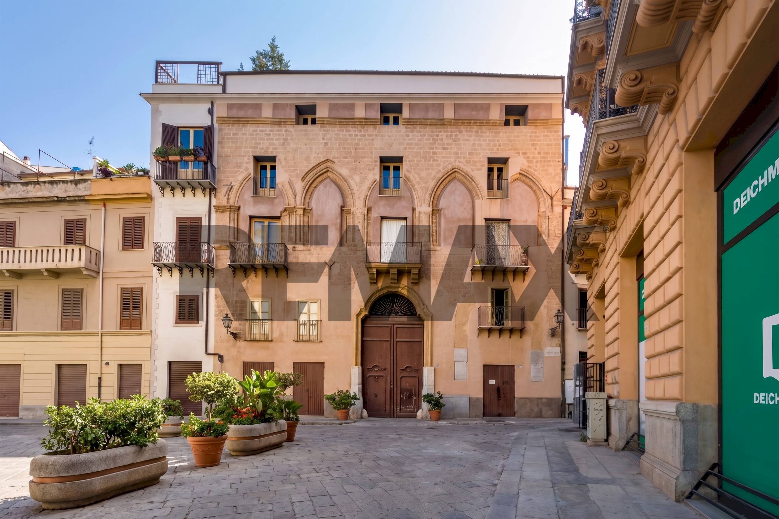 Edificio all\'aperto - Independent house Via Monteleone
 
2, Palermo - photo 1