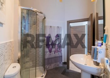 Bagno - Bilocale Viale Mario Rapisardi
 
158, Catania - foto 8