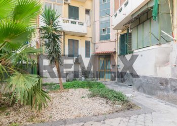 Edificio all\'aperto - Bilocale Viale Mario Rapisardi
 
158, Catania - foto 22