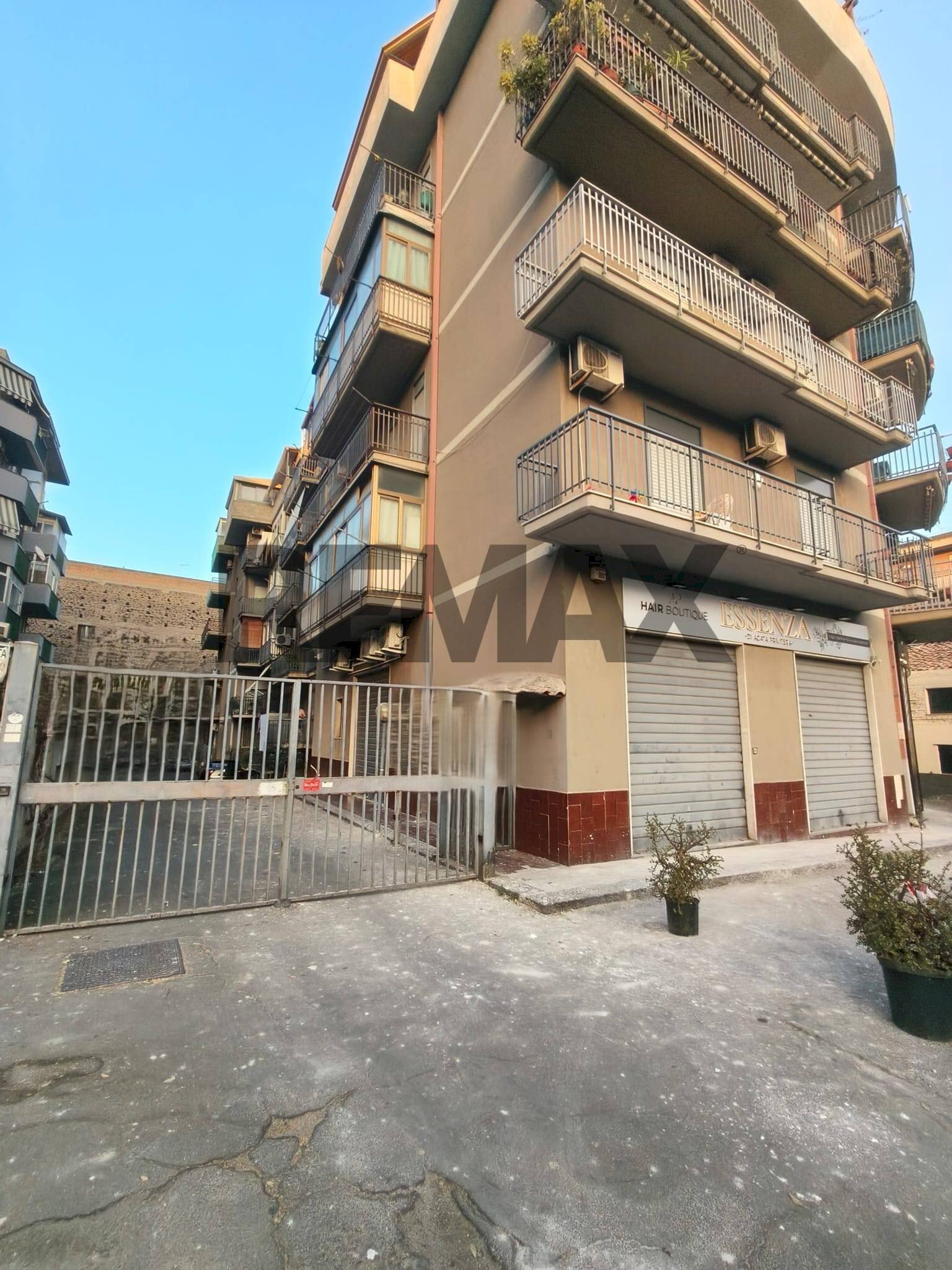 Edificio all\'aperto - Box Via XXXI Maggio
 
51, Catania - foto 1