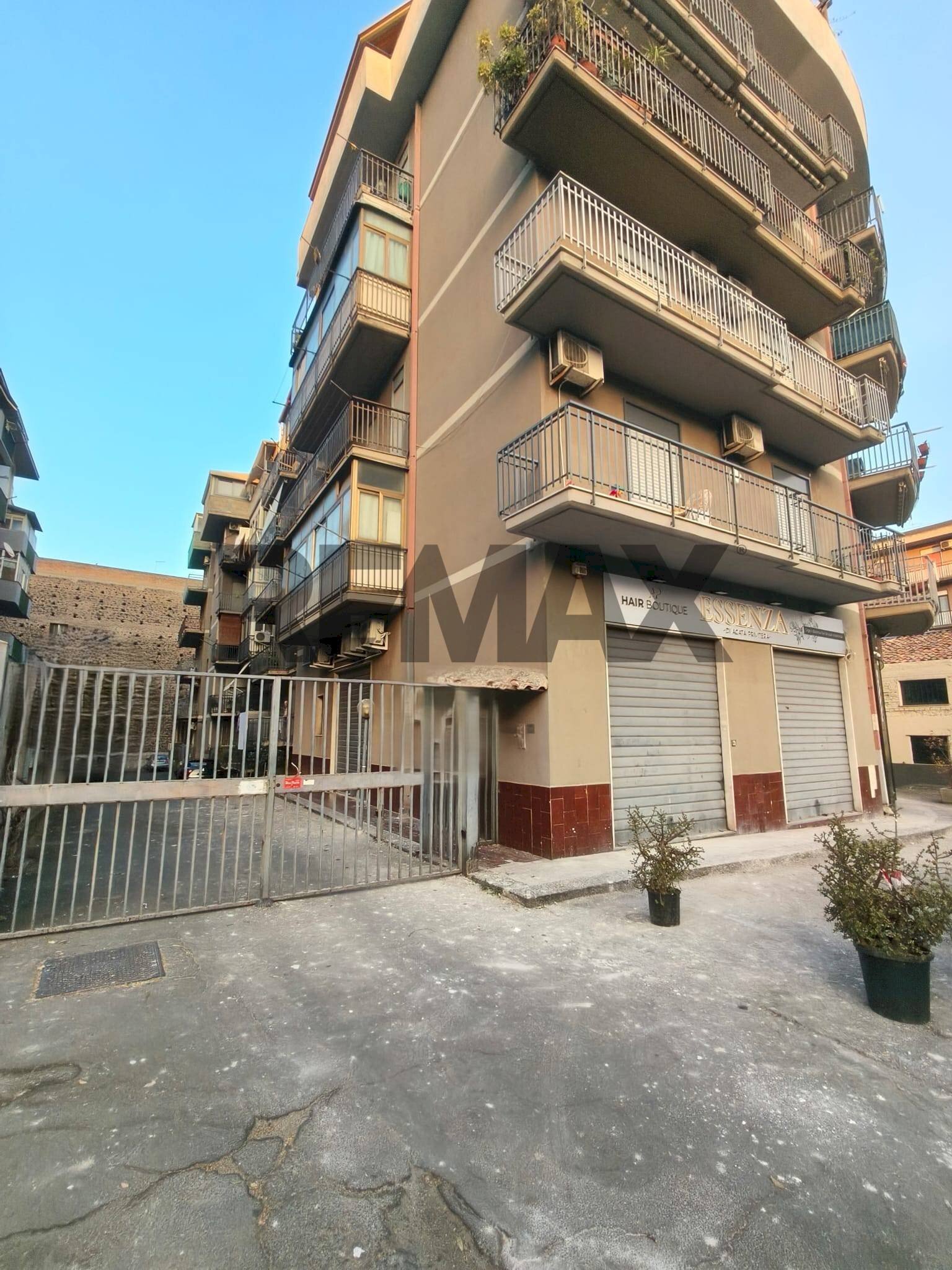 Edificio all\'aperto - Box Via XXXI Maggio
51, Catania - foto 2