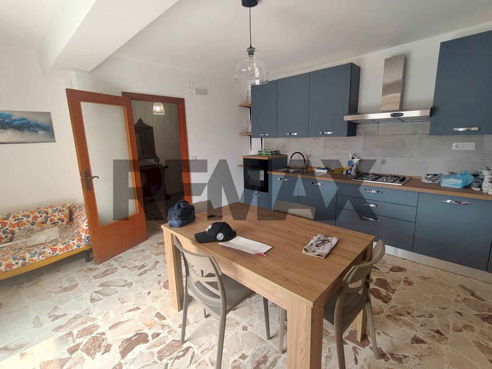 Sala da pranzo - Appartamento Largo Monreale
 
3, Lentini - foto 1