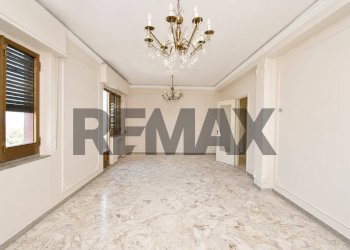 Stanza vuota - Appartamento Via Piazza Dante
 
13, Acireale - foto 4