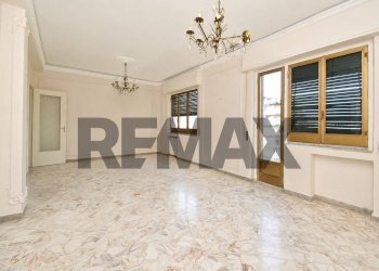 Stanza vuota - Appartamento Via Piazza Dante
 
13, Acireale - foto 8