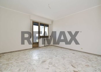 Stanza vuota - Appartamento Via Piazza Dante
 
13, Acireale - foto 15