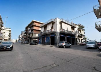 Edificio all\'aperto - Quadrilocale Via Stanislao Cannizzaro
 
27, Catania - foto 25