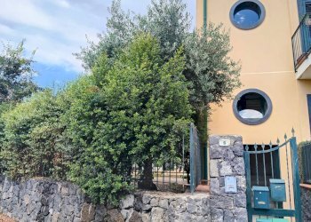 Edificio all\'aperto - Trilocale Via Ortisei
 
5, Acireale - foto 1
