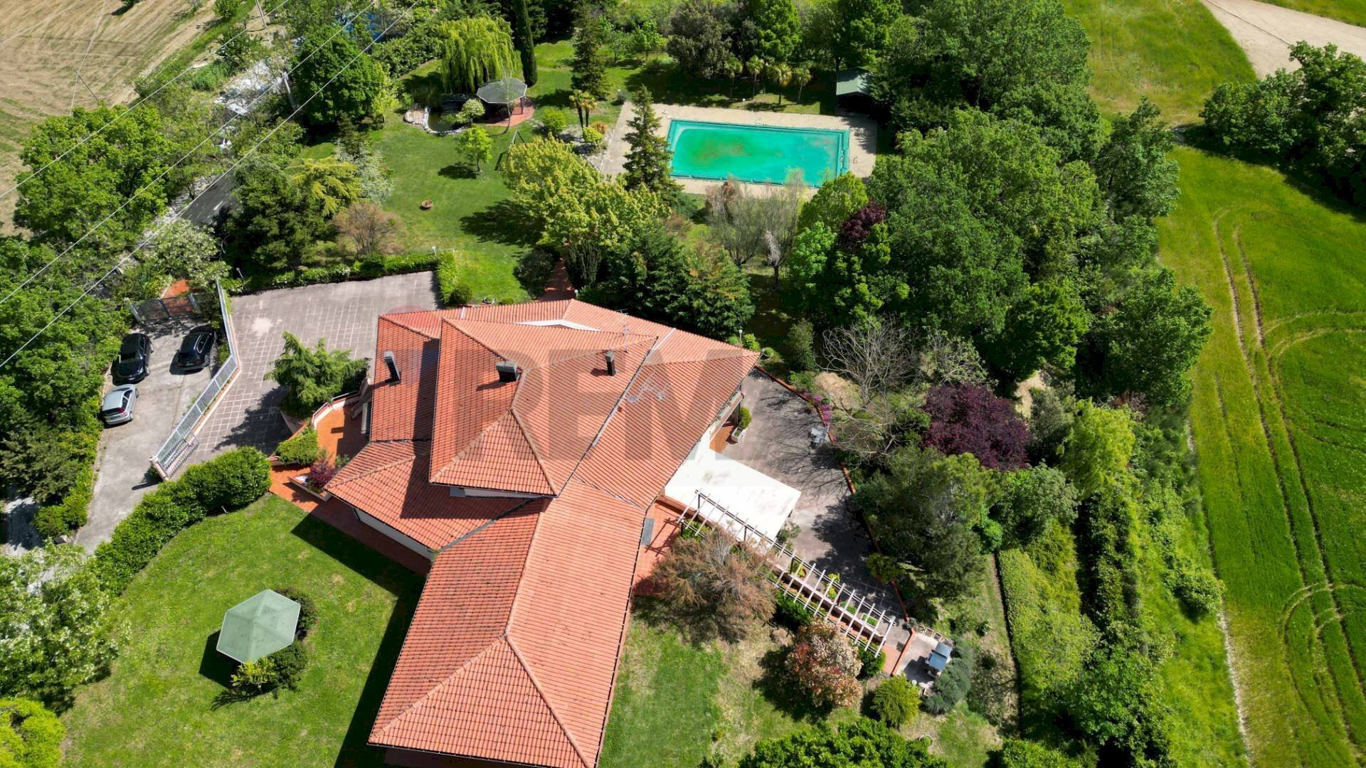 Casa all\'aperto - Villa Località Collepaganello
 
61/A, Fabriano - foto 1