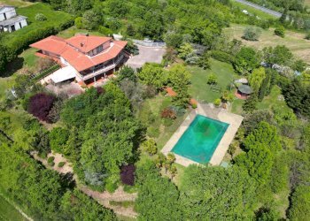 Piscina - Villa Località Collepaganello
 
61/A, Fabriano - foto 5