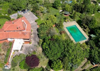 Piscina - Villa Località Collepaganello
 
61/A, Fabriano - foto 7