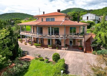 Casa all\'aperto - Villa Località Collepaganello
 
61/A, Fabriano - foto 8