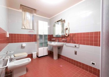 Bagno - Villa Località Collepaganello
 
61/A, Fabriano - foto 16