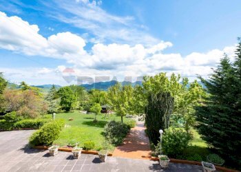 Giardino - Villa Località Collepaganello
 
61/A, Fabriano - foto 27