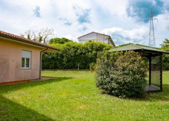 Giardino - Villa Località Collepaganello
 
61/A, Fabriano - foto 38