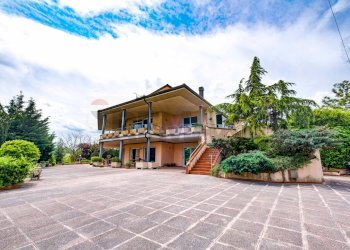 Casa all\'aperto - Villa Località Collepaganello
 
61/A, Fabriano - foto 40