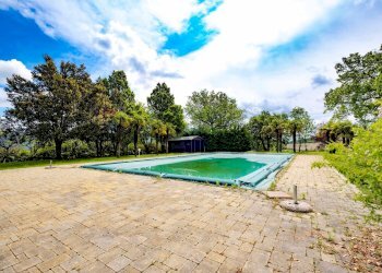 Piscina - Villa Località Collepaganello
 
61/A, Fabriano - foto 43
