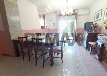 Sala da pranzo - Two-room apartment Via Del  Parco
 
6, Corciano - photo 22