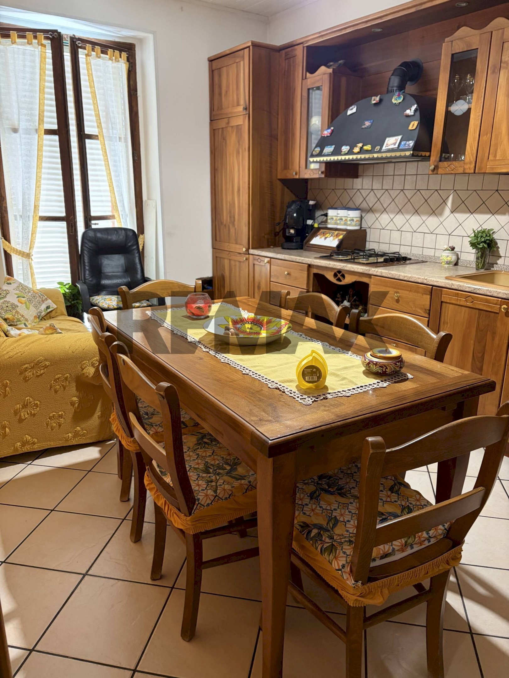 Sala da pranzo - Quadrilocale Via Vittorio Emanuele Orlando
 
301, Troina - foto 1