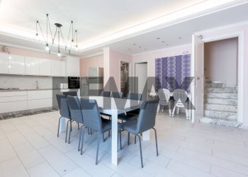 Sala da pranzo - Villa Ferruccio Busoni
 
5, Mascalucia - foto 19