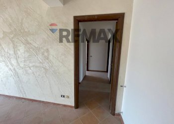 Hall / corridoio - Appartamento VIA:Sorrentino
 
9, Camporotondo Etneo - foto 12