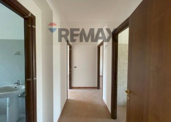 Hall / corridoio - Appartamento VIA:Sorrentino
 
9, Camporotondo Etneo - foto 13