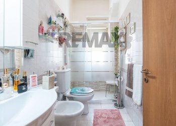 Bagno - Trilocale Via Faraci
 
9, Catania - foto 12