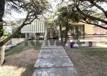 Giardino - Villa Via Pietro Maroncelli
 
20, Lainate - photo 2
