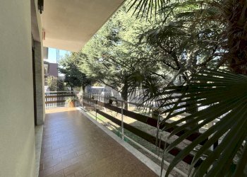 Balcone - Villa Via Pietro Maroncelli
 
20, Lainate - photo 5