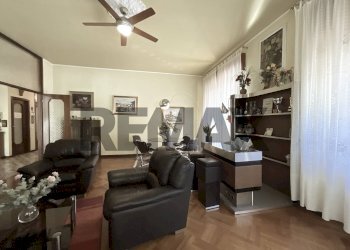 Soggiorno - Villa Via Pietro Maroncelli
 
20, Lainate - photo 11