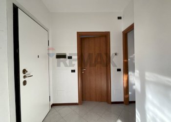 Hall / corridoio - Semi-detached house Via Paganini
 
6, Cesate - photo 20