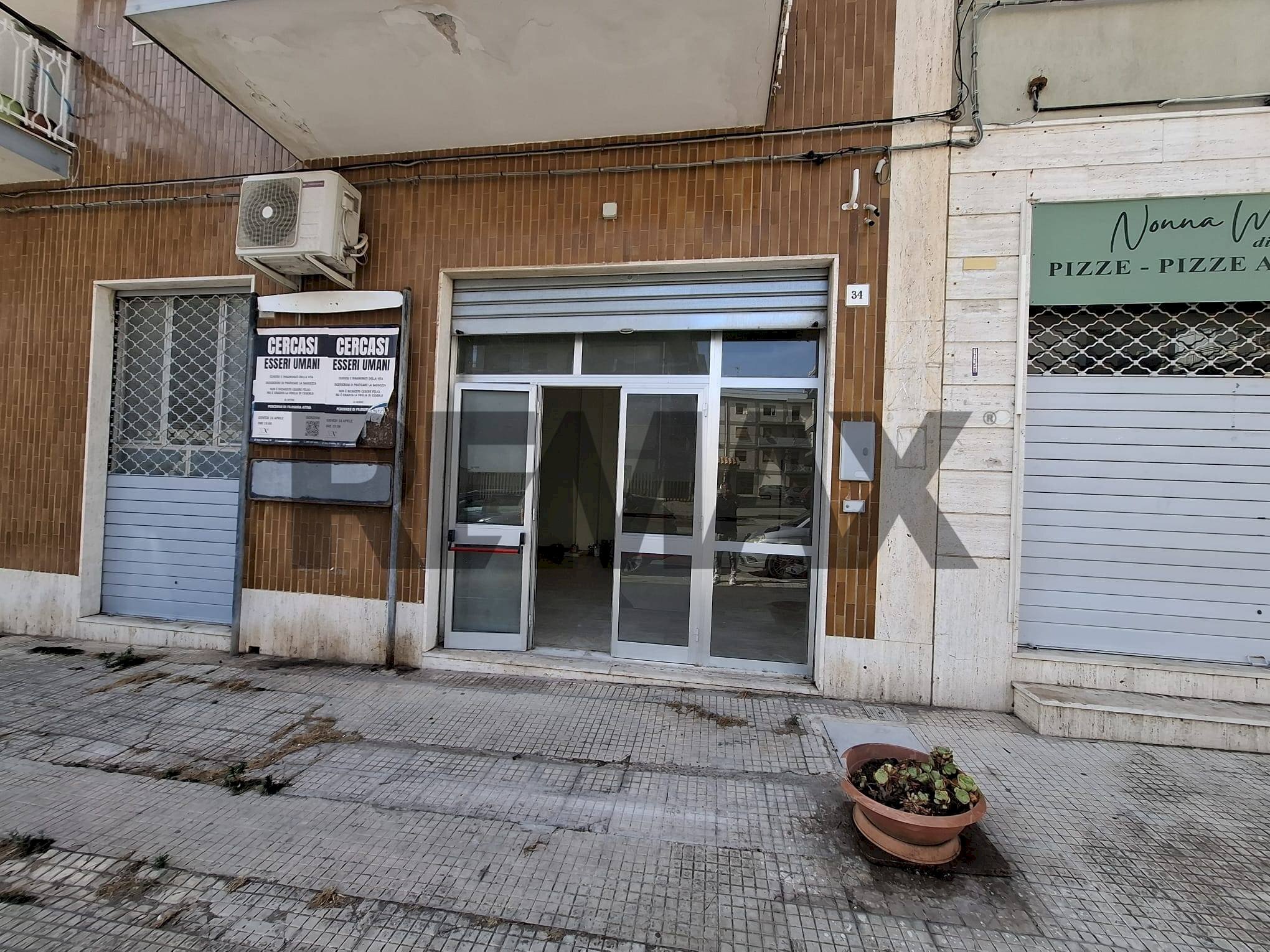 Edificio all\'aperto - Negozio Alcibiade
34, Siracusa - foto 2