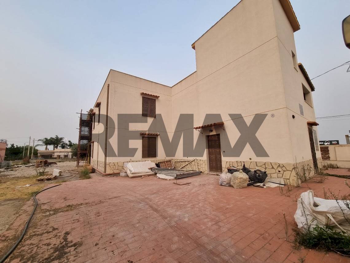 Casa all\'aperto - Attività Commerciale VIA MANZONI
2, Augusta - foto 3