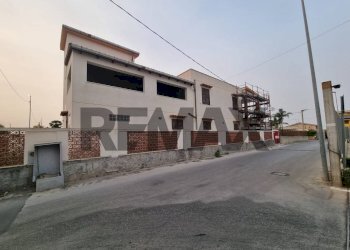 Edificio all\'aperto - Commercial Activity VIA MANZONI
2, Augusta - photo 1