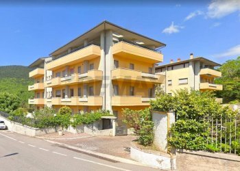 Edificio all\'aperto - Terreno non edificabile via porta napoli
11, L'Aquila - foto 1