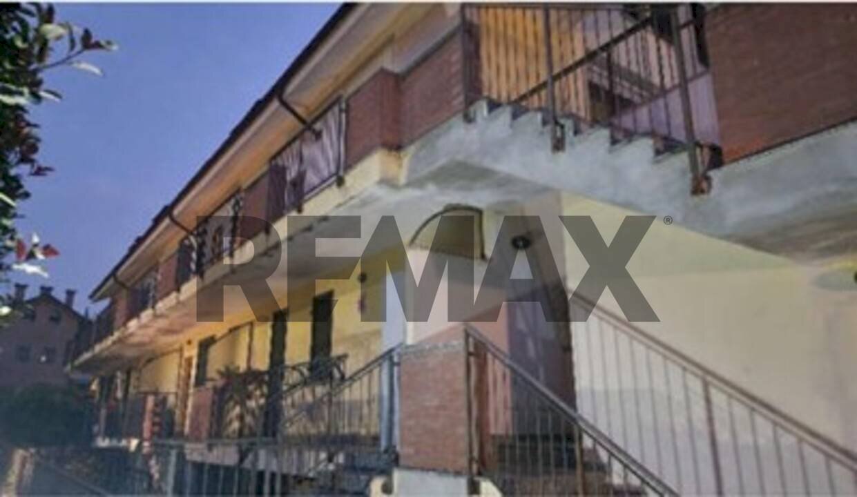 Edificio all\'aperto - Casa semi indipendente via Milano
 
58, Landriano - foto 1