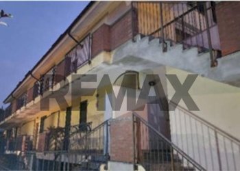 Edificio all\'aperto - Casa semi indipendente via Milano
 
58, Landriano - foto 1