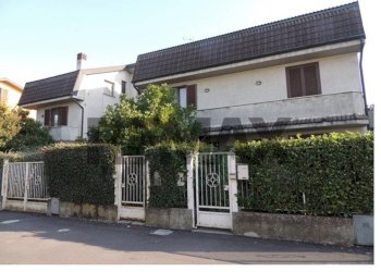 Casa all\'aperto - Casa semi indipendente via Sandro Pertini
 
10, Torrevecchia Pia - foto 1