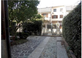 Edificio all\'aperto - Casa semi indipendente via Sandro Pertini
 
10, Torrevecchia Pia - foto 10