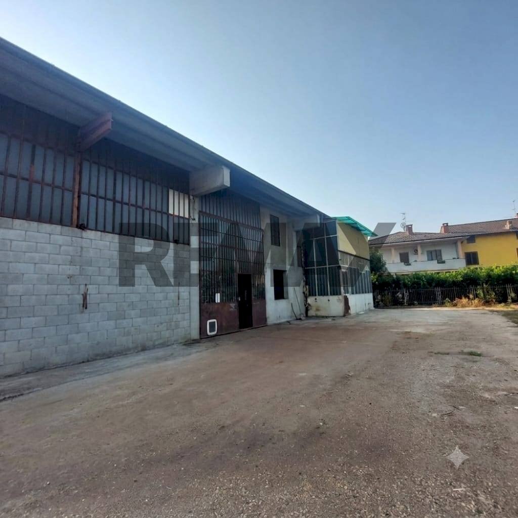 Edificio all\'aperto - Laboratory VIA DE GASPERI
 
31, Cava Manara - photo 1